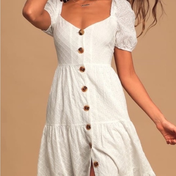 ISO Lulu’s Midi Tiered Button Short Sleeve Eyelet Dress - Picture 2 of 2